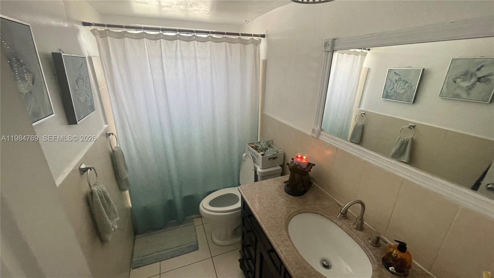 THE WHITE HOUSE CONDO - Residential