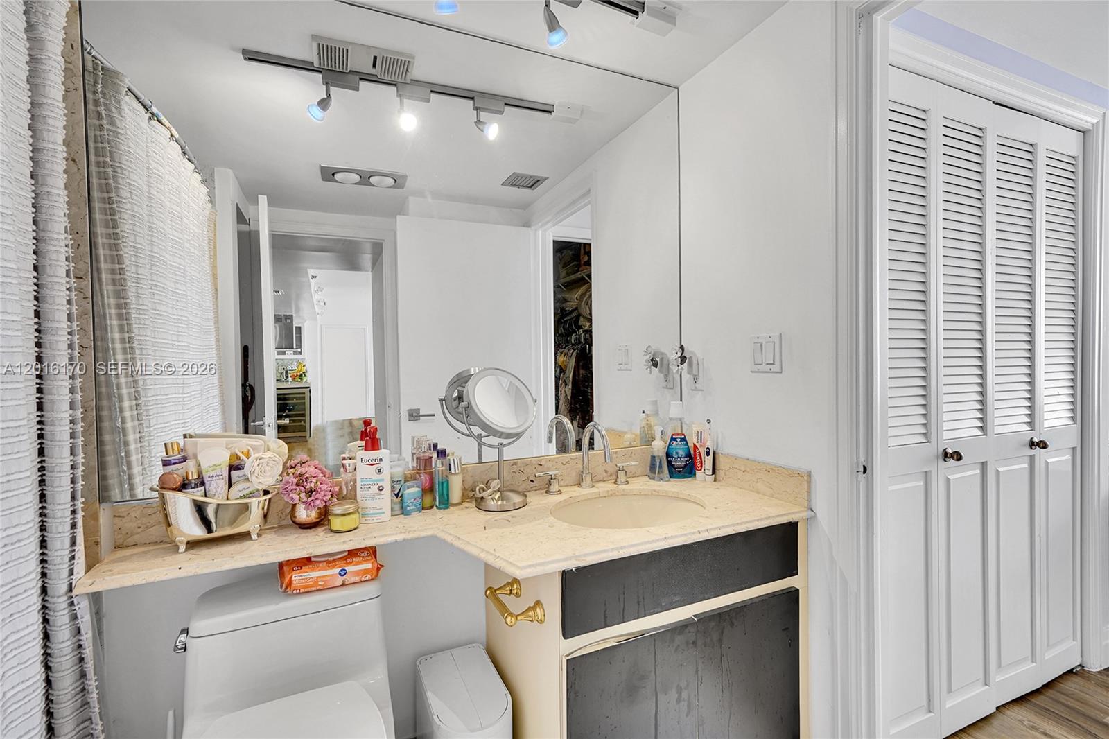 JOCKEY CLUB III CONDO - Residential