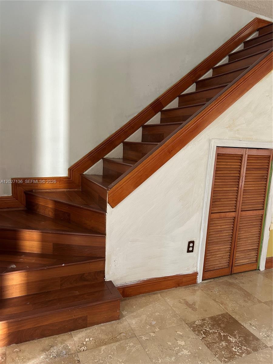 RIVERVIEW VILLAGE CONDO - Residential Lease