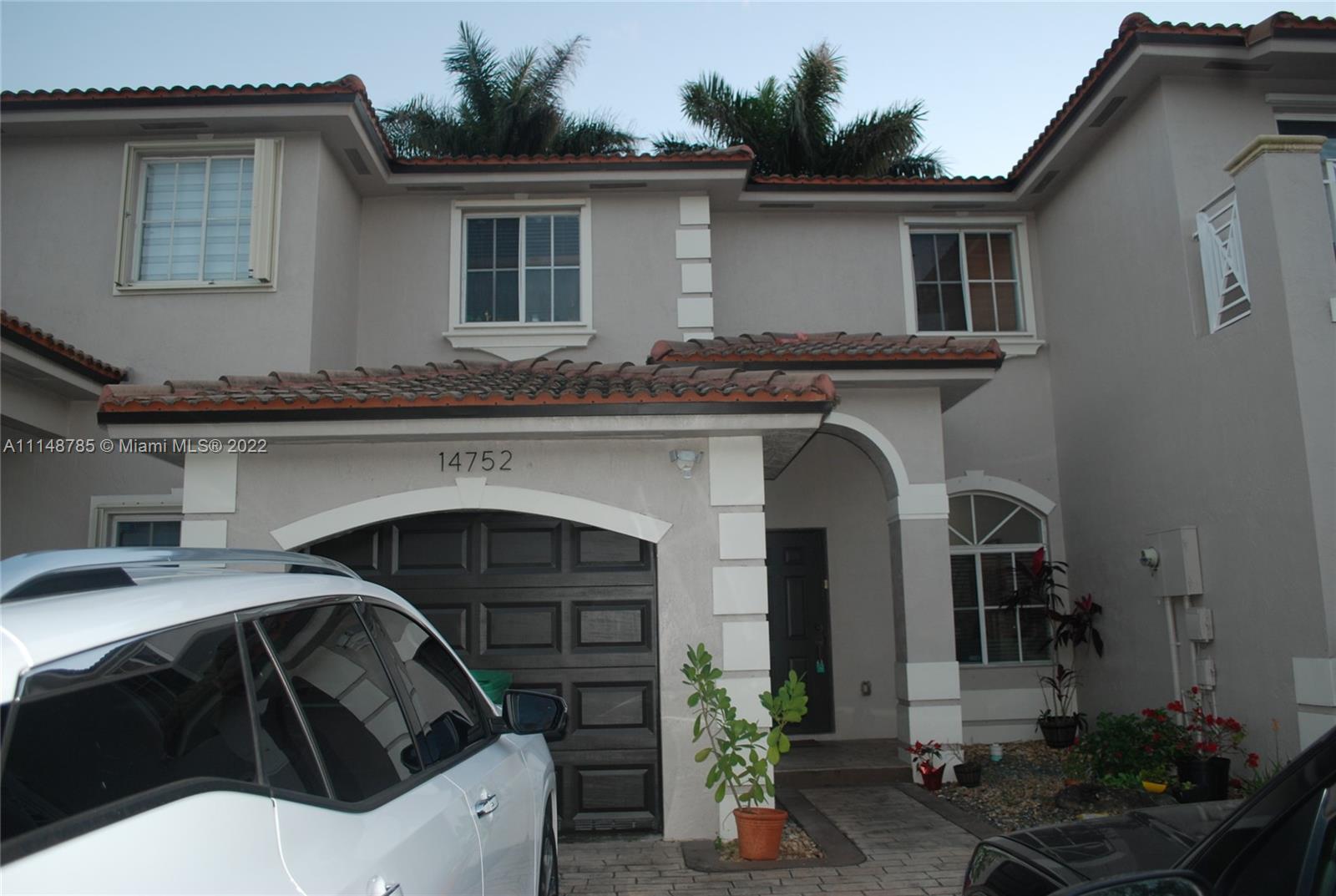 SPACIOUS THREE BEDROOMS AND TWO AND A HALF BATHROOMS. LARGE MASTER BEDROOM WITH A HUGE CLOSET. GREAT FLOOR PLAN. ALL BEDROOMS UPSTAIRS. AMPLE SPACES, COZY AND INVITING. TILE FLOORS THROUGHOUT THE ENTIRE HOME. LARGE PATIO. VERY WELL KEPT.  GREAT SCHOOLS CLOSE BY. LOW ASSOCIATION FEE WHICH HAS NEVER INCREASED SINCE TOWNHOME WAS BUILT.