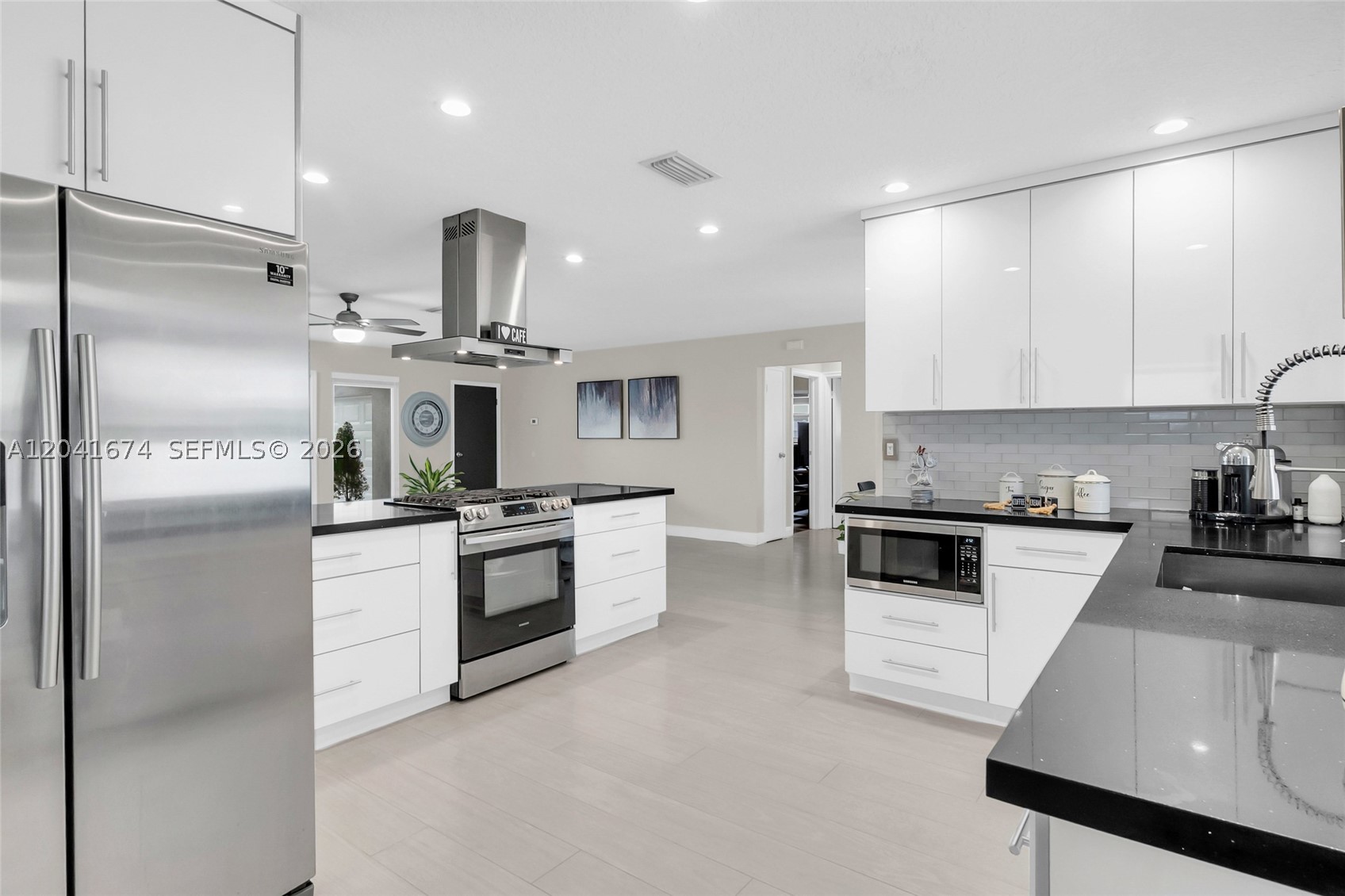 SUNRISE GOLF VILLAGE SEC - Residential