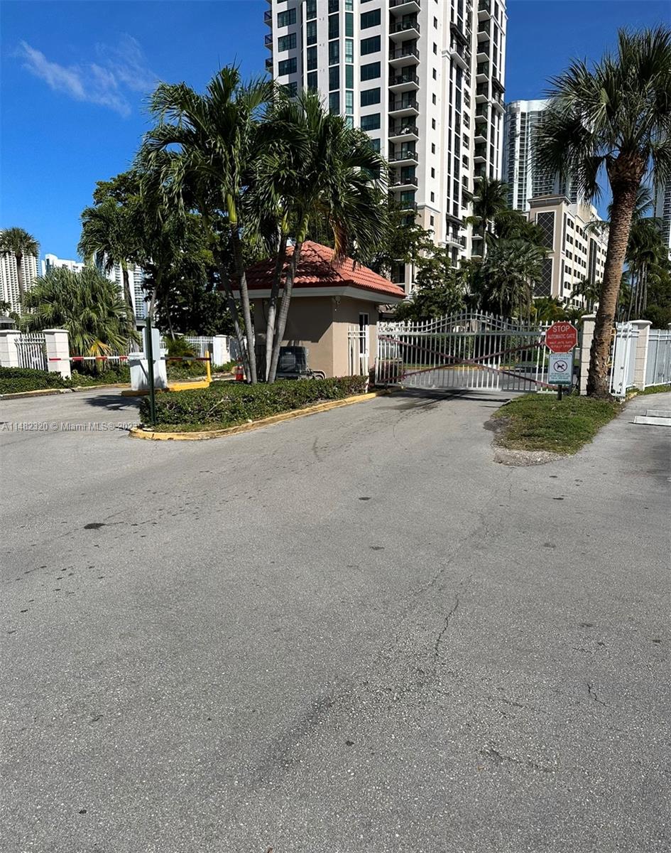 COASTAL TOWERS CONDO - Residential Lease