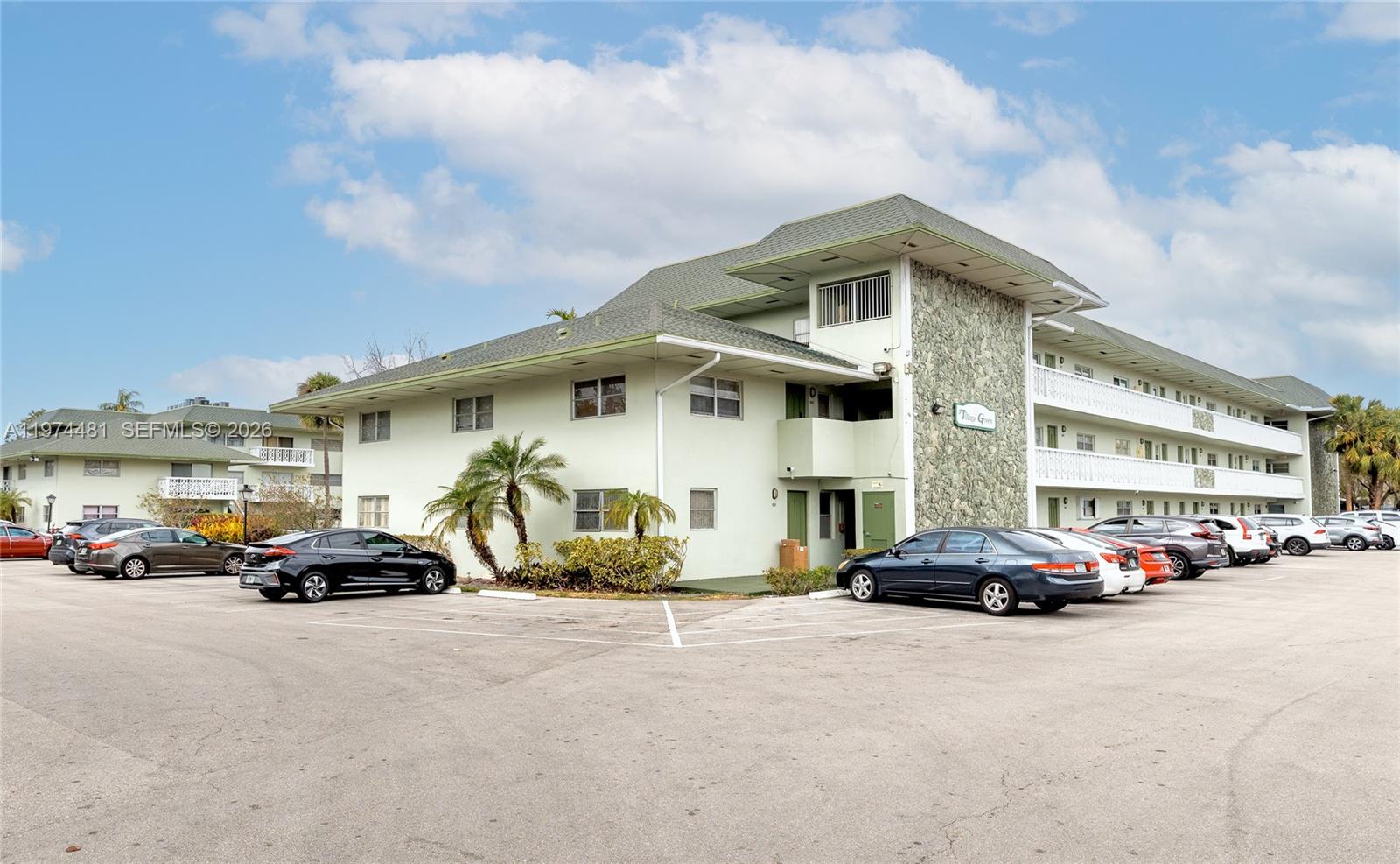 Lovely, bright, spacious apartment in plantation, 2 bed/1 full bath/full kitchen, large closets, assigned parking space, enough parking for visitors, balcony has a relaxing pool and garden view. Conveniently located, close to shopping, restaurants, all major highways ( I-95, 595,turnpike) Laundry on site, 24 hrs security cameras. Offers must include: it report, background, proof of income.