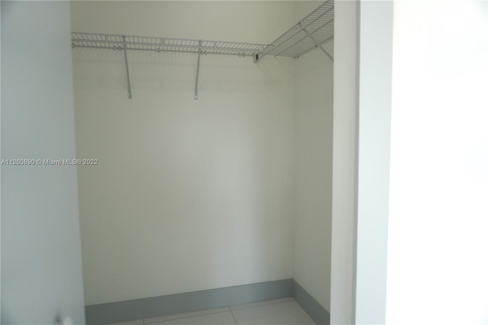 KINGS COURT - Residential Lease