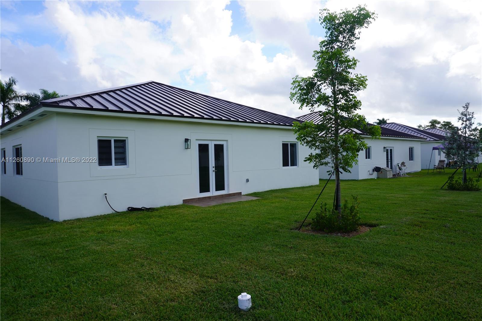 KINGS COURT - Residential Lease
