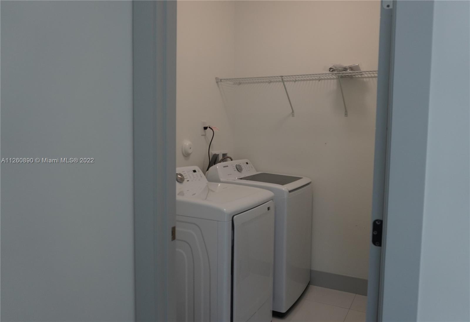 KINGS COURT - Residential Lease