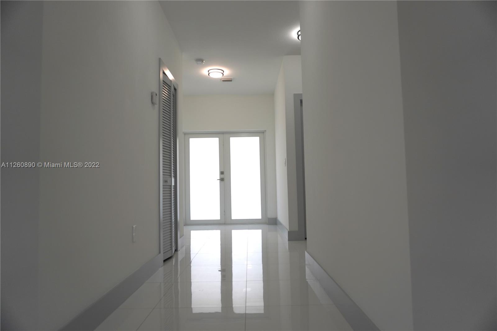 KINGS COURT - Residential Lease