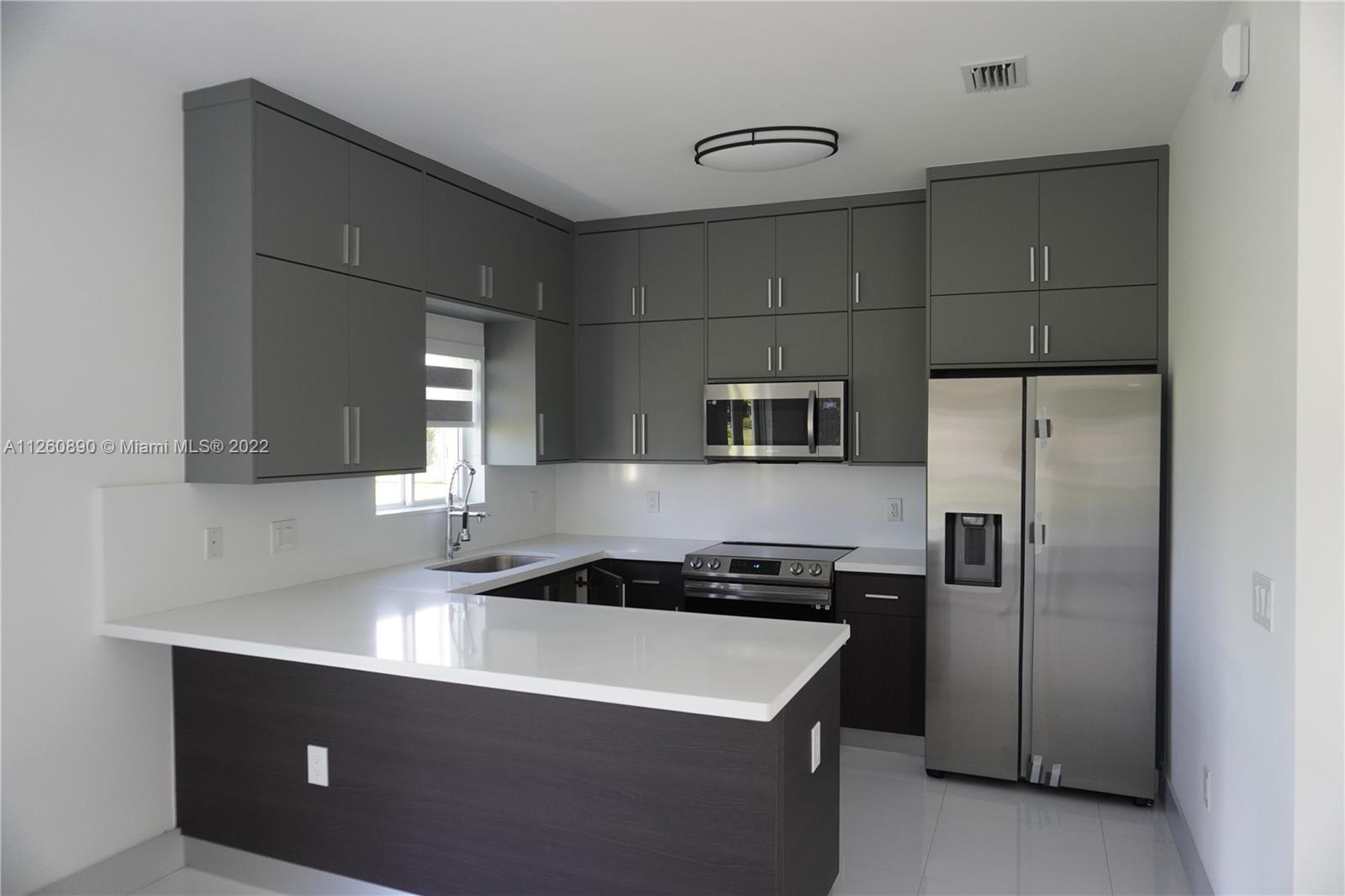 KINGS COURT - Residential Lease