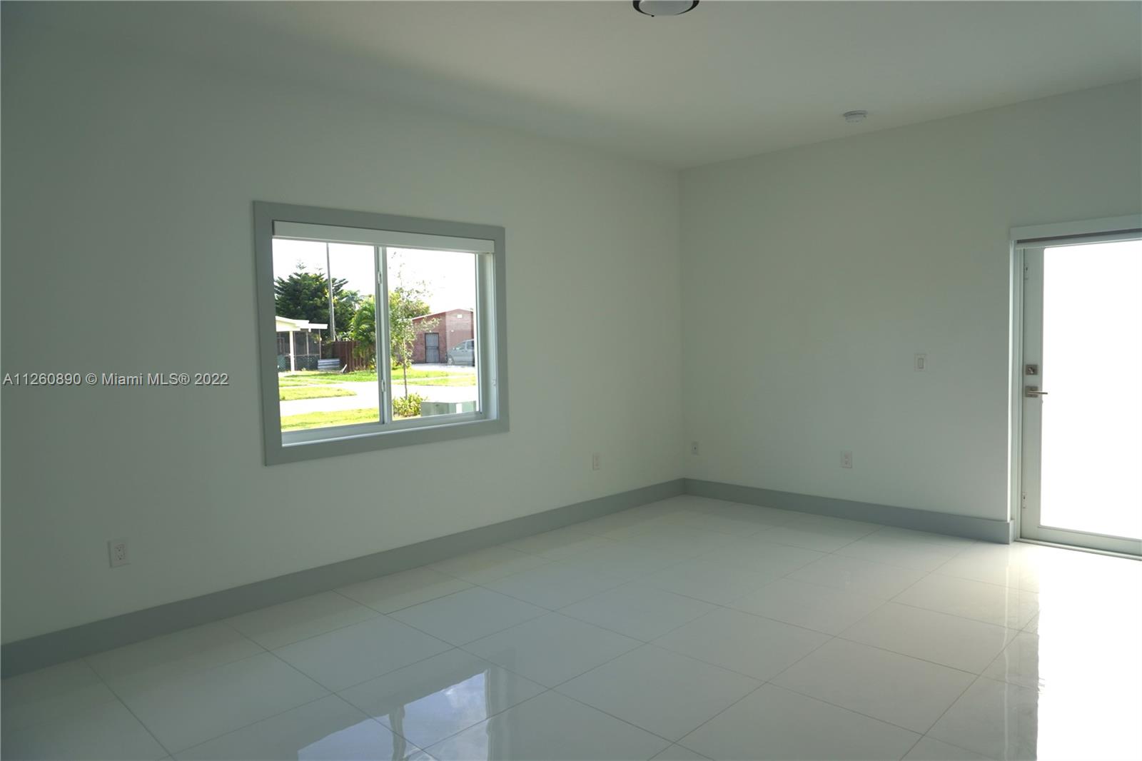 KINGS COURT - Residential Lease