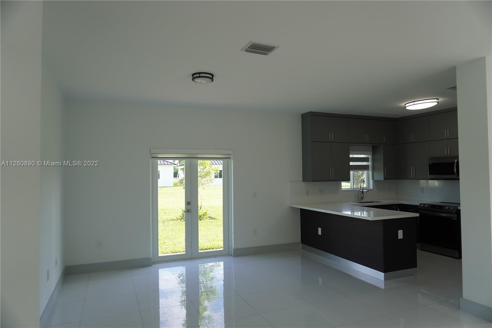 KINGS COURT - Residential Lease