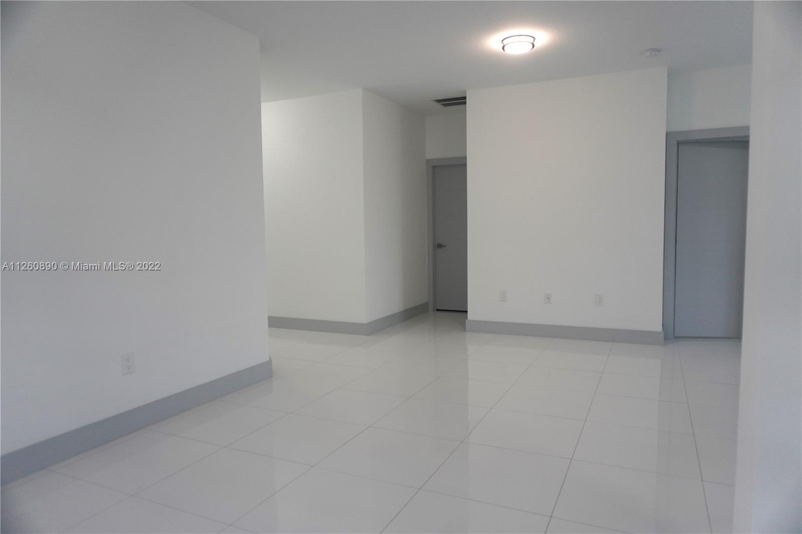 KINGS COURT - Residential Lease