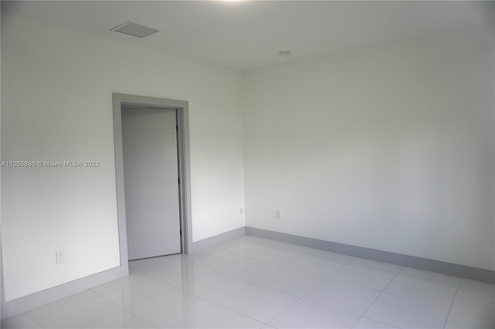 KINGS COURT - Residential Lease