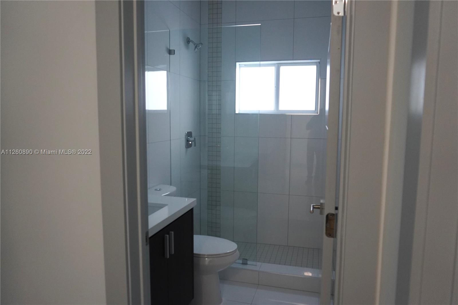 KINGS COURT - Residential Lease