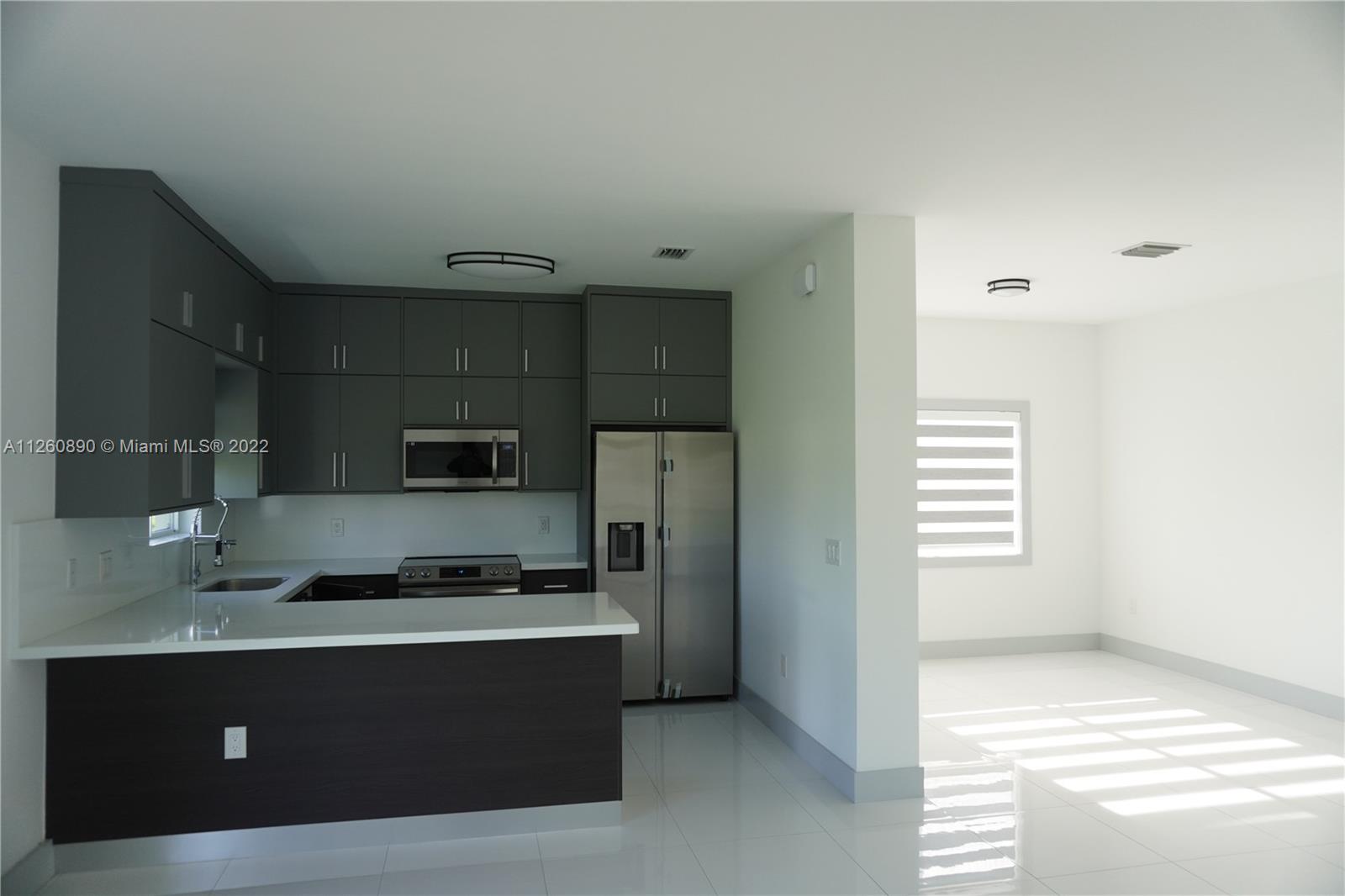KINGS COURT - Residential Lease