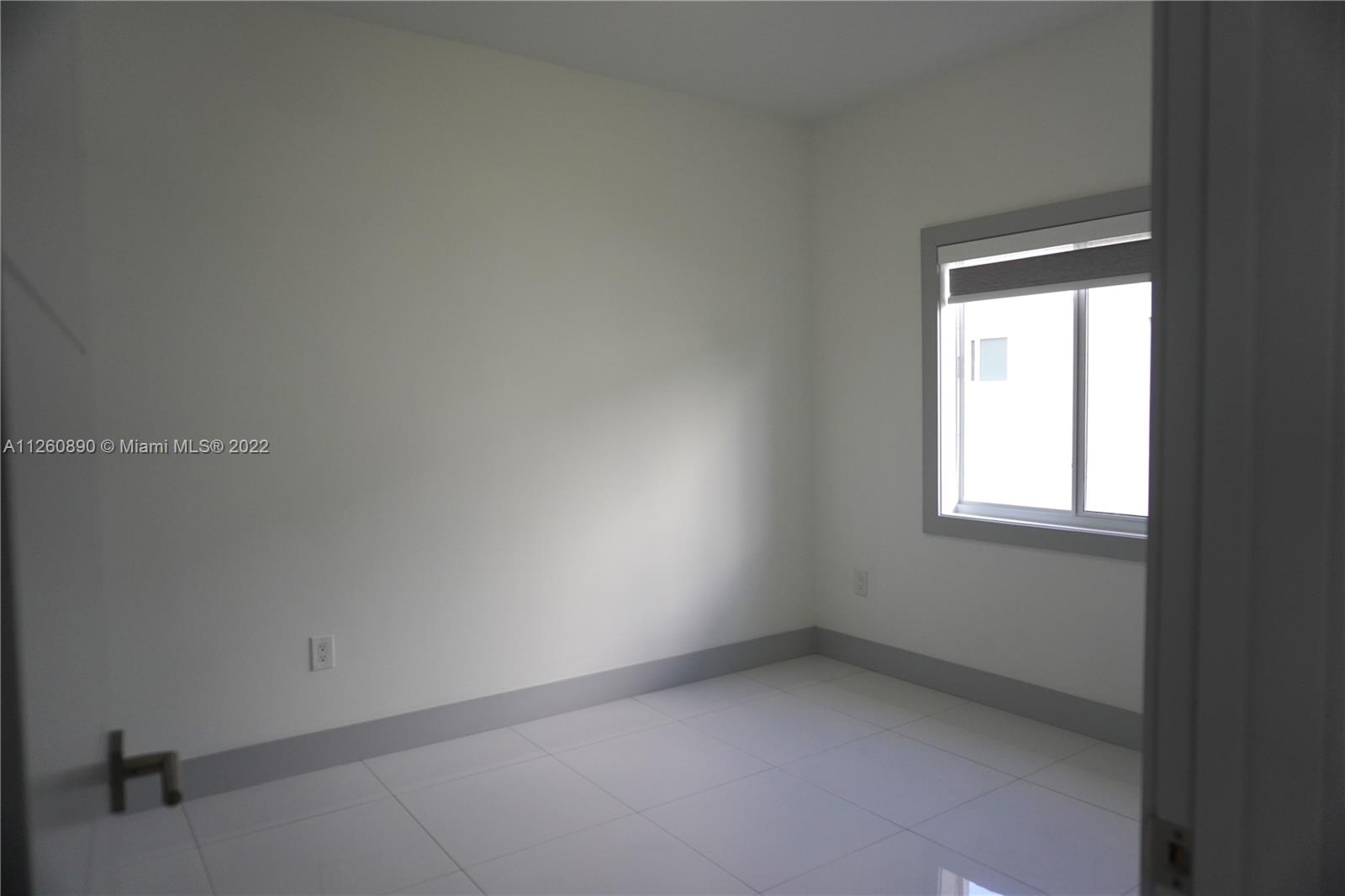 KINGS COURT - Residential Lease