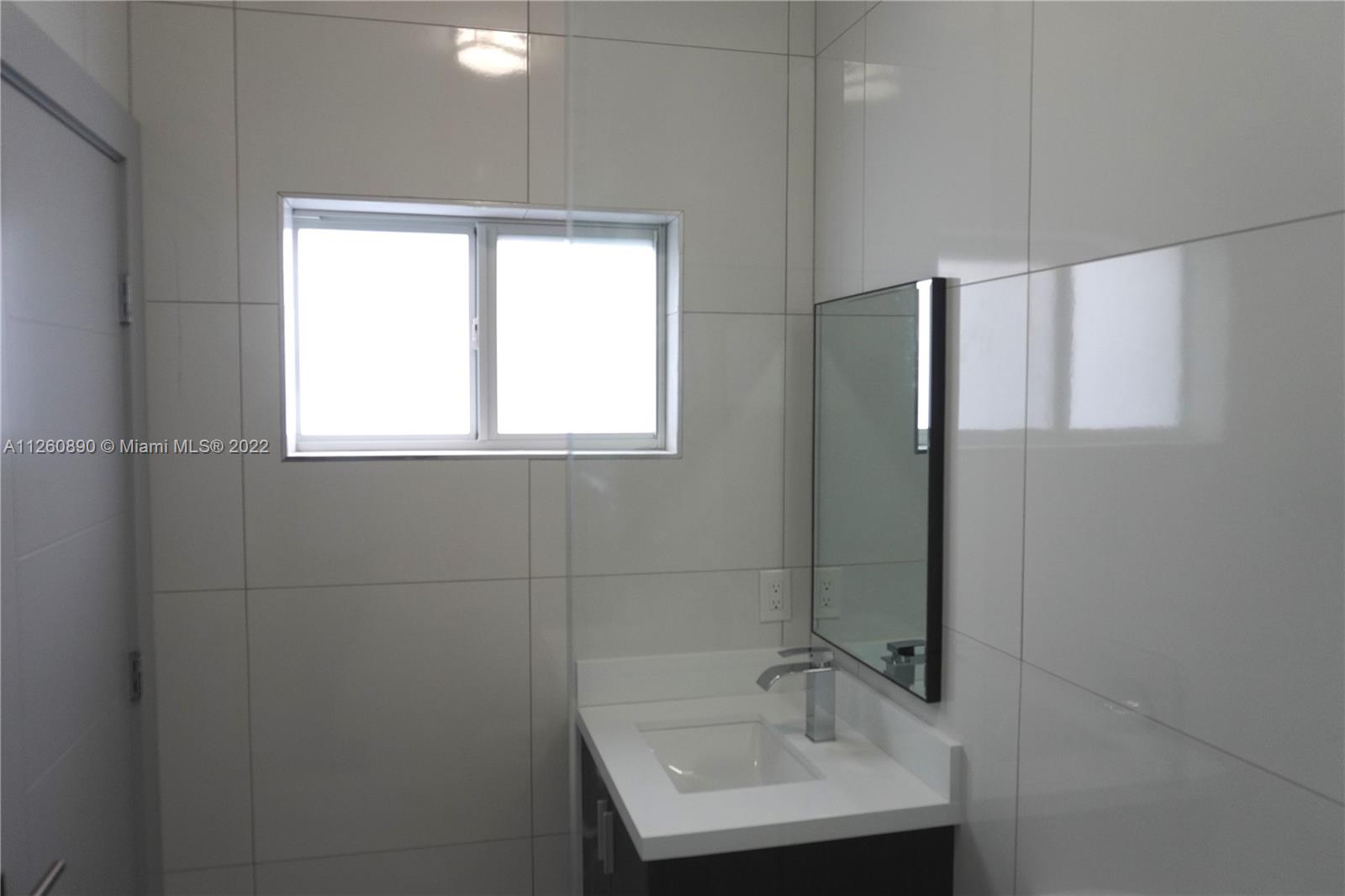 KINGS COURT - Residential Lease