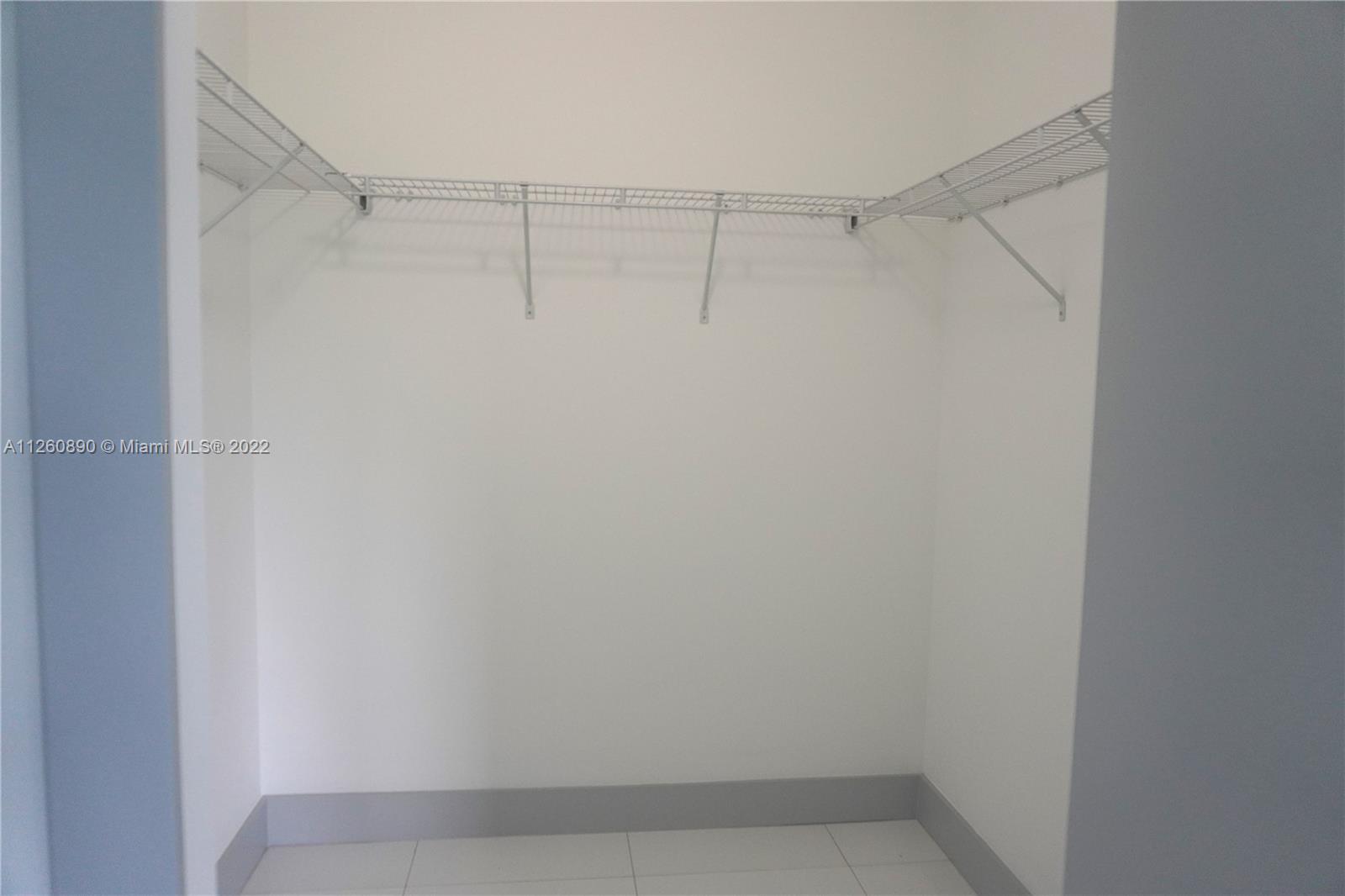 KINGS COURT - Residential Lease