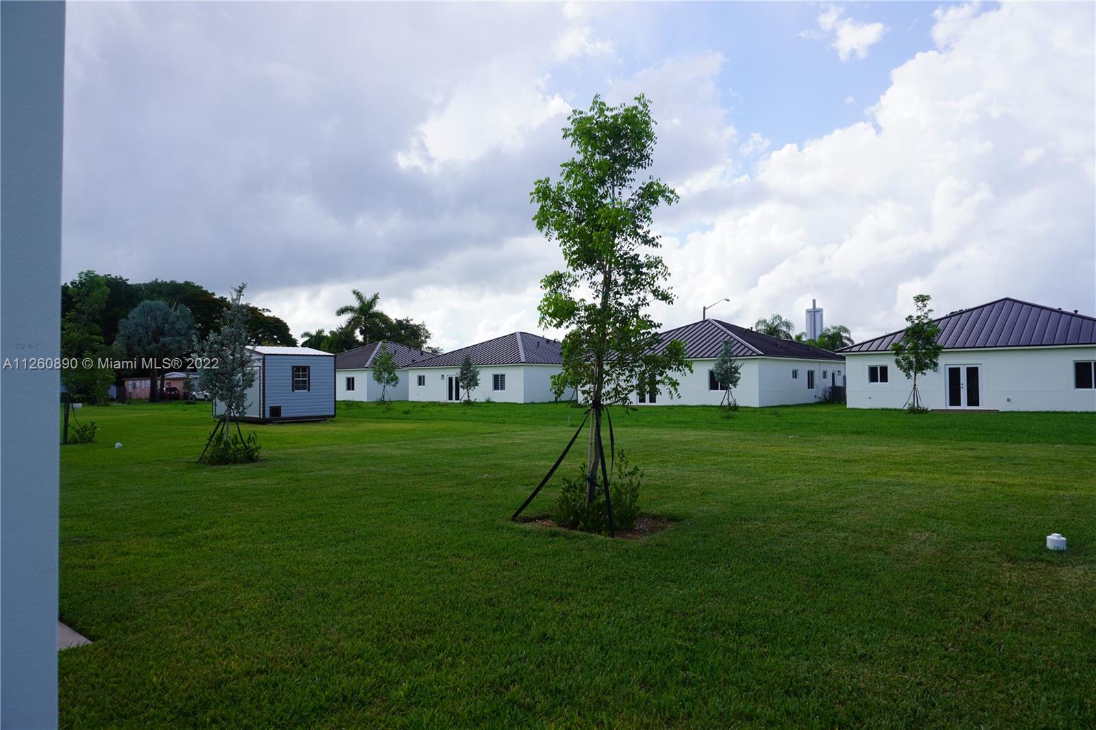 KINGS COURT - Residential Lease