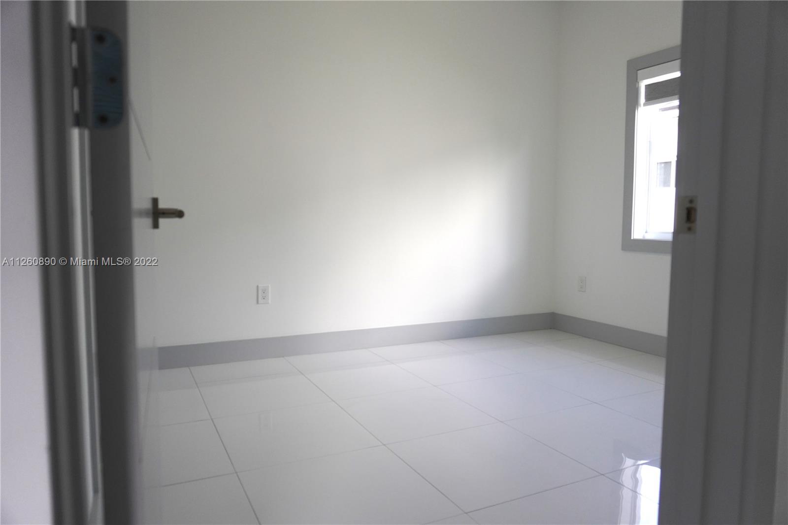 KINGS COURT - Residential Lease