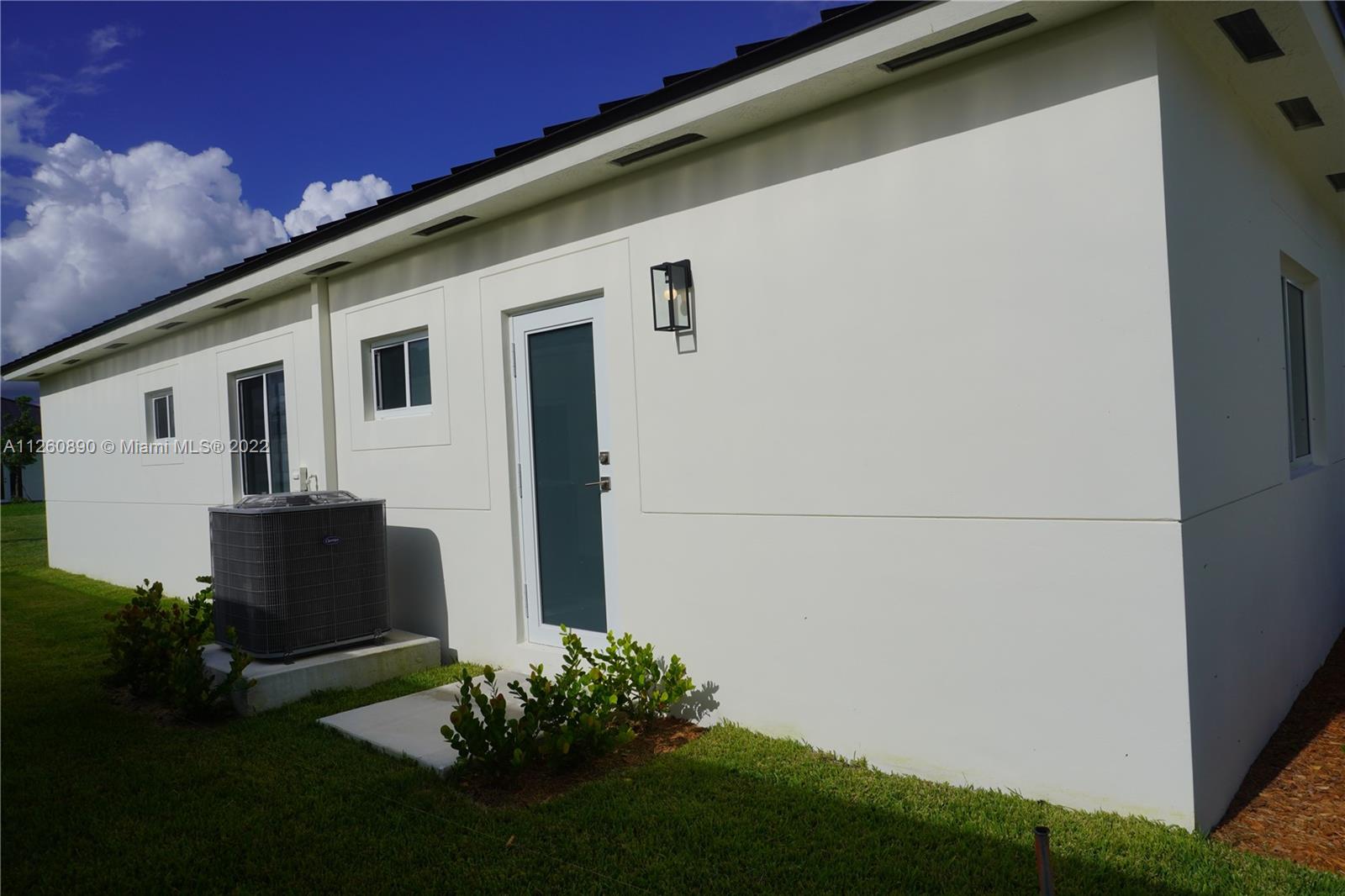KINGS COURT - Residential Lease