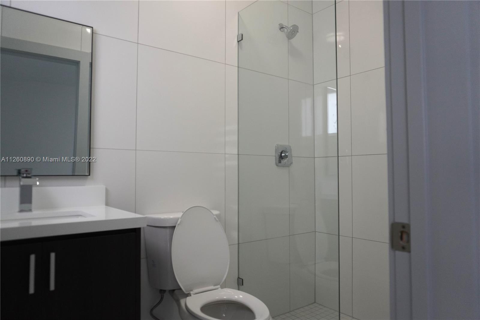 KINGS COURT - Residential Lease