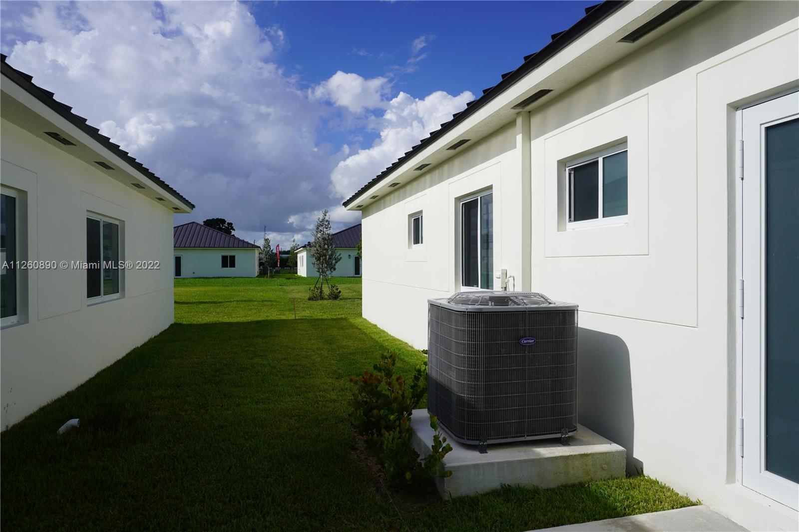 KINGS COURT - Residential Lease