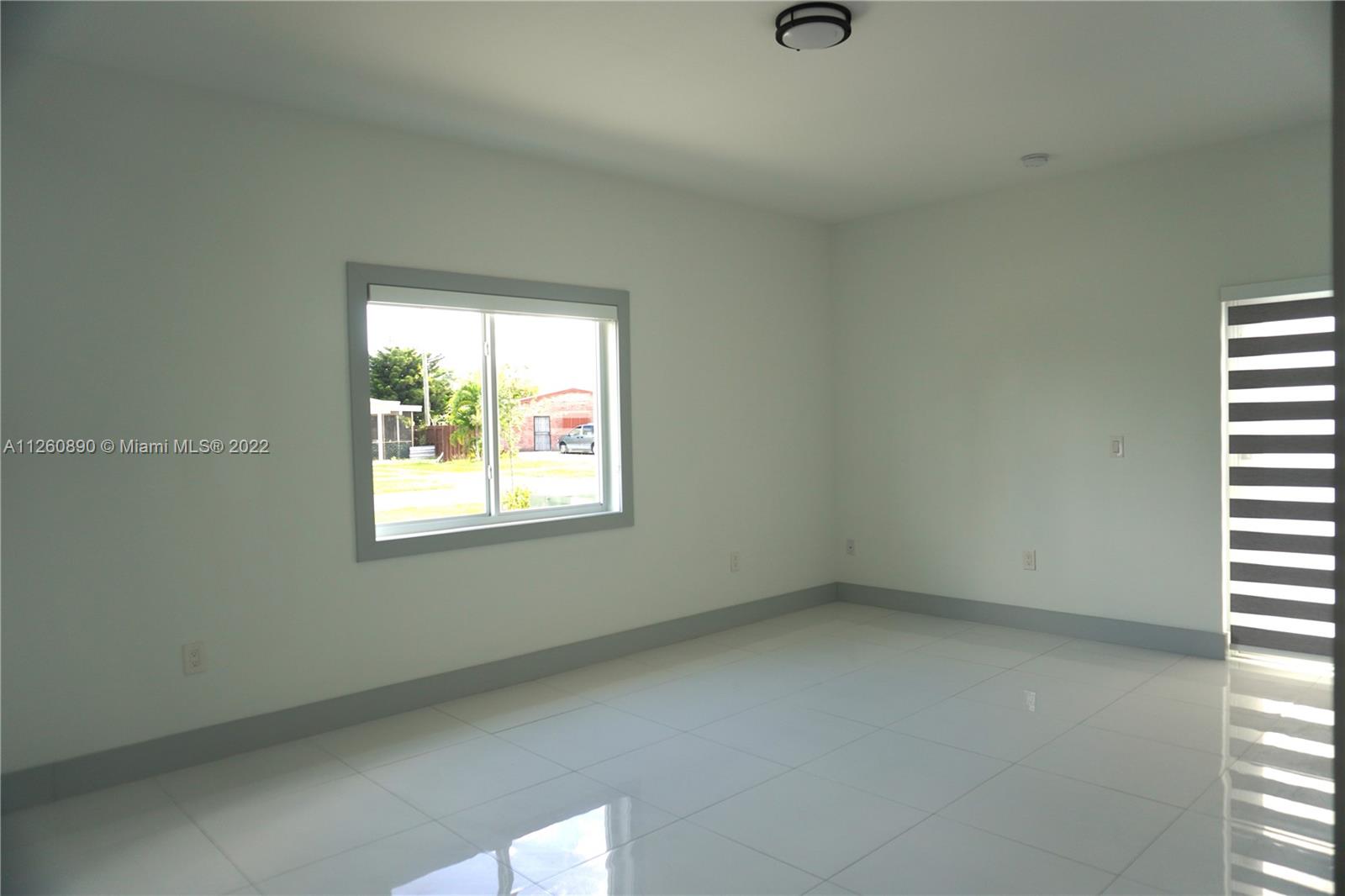 KINGS COURT - Residential Lease