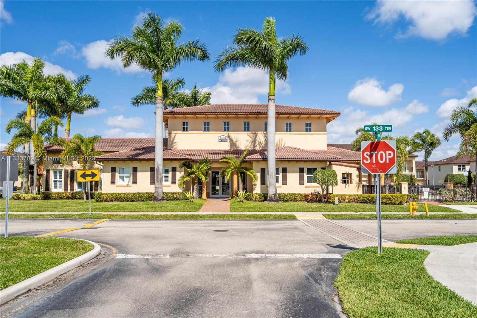 COURTS AT TUSCANY - Residential