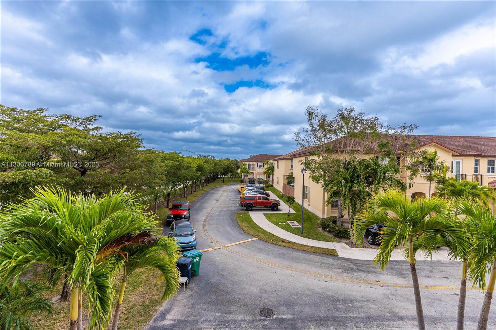 COURTS AT TUSCANY - Residential