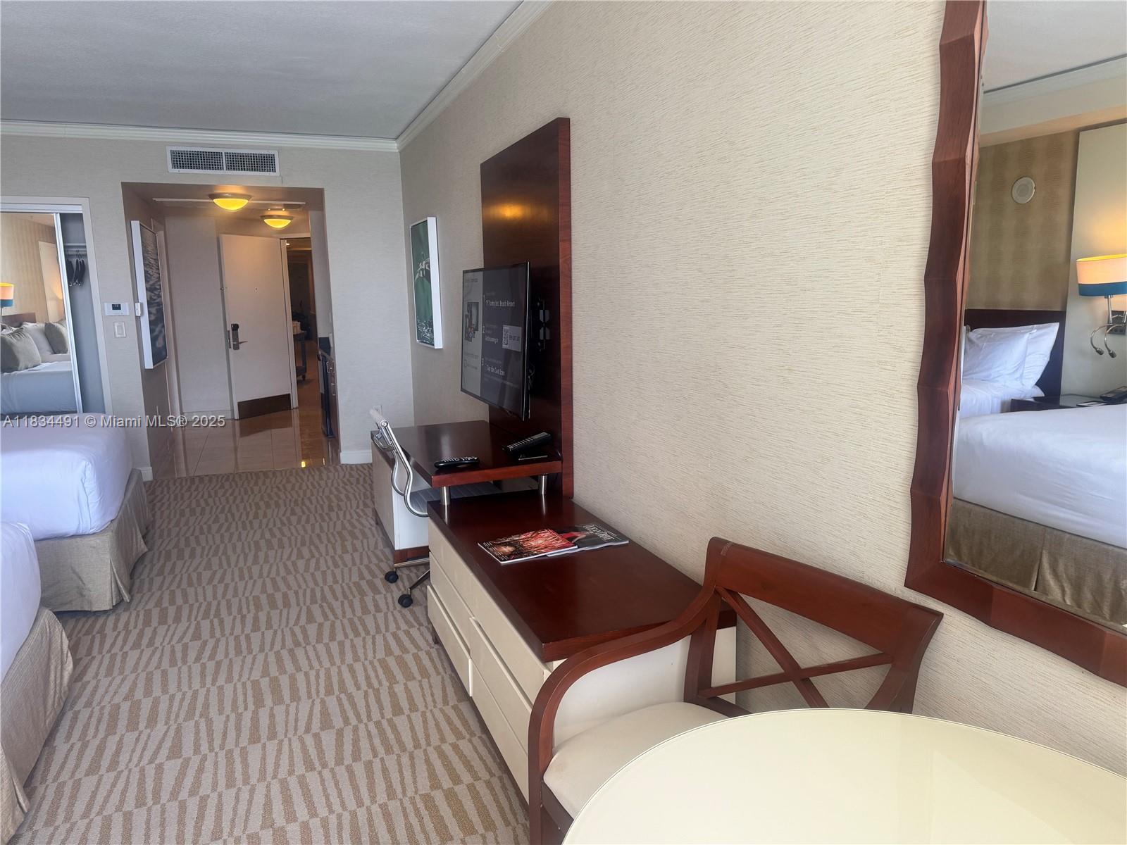 TRUMP INTERNATIONAL SONES - Residential