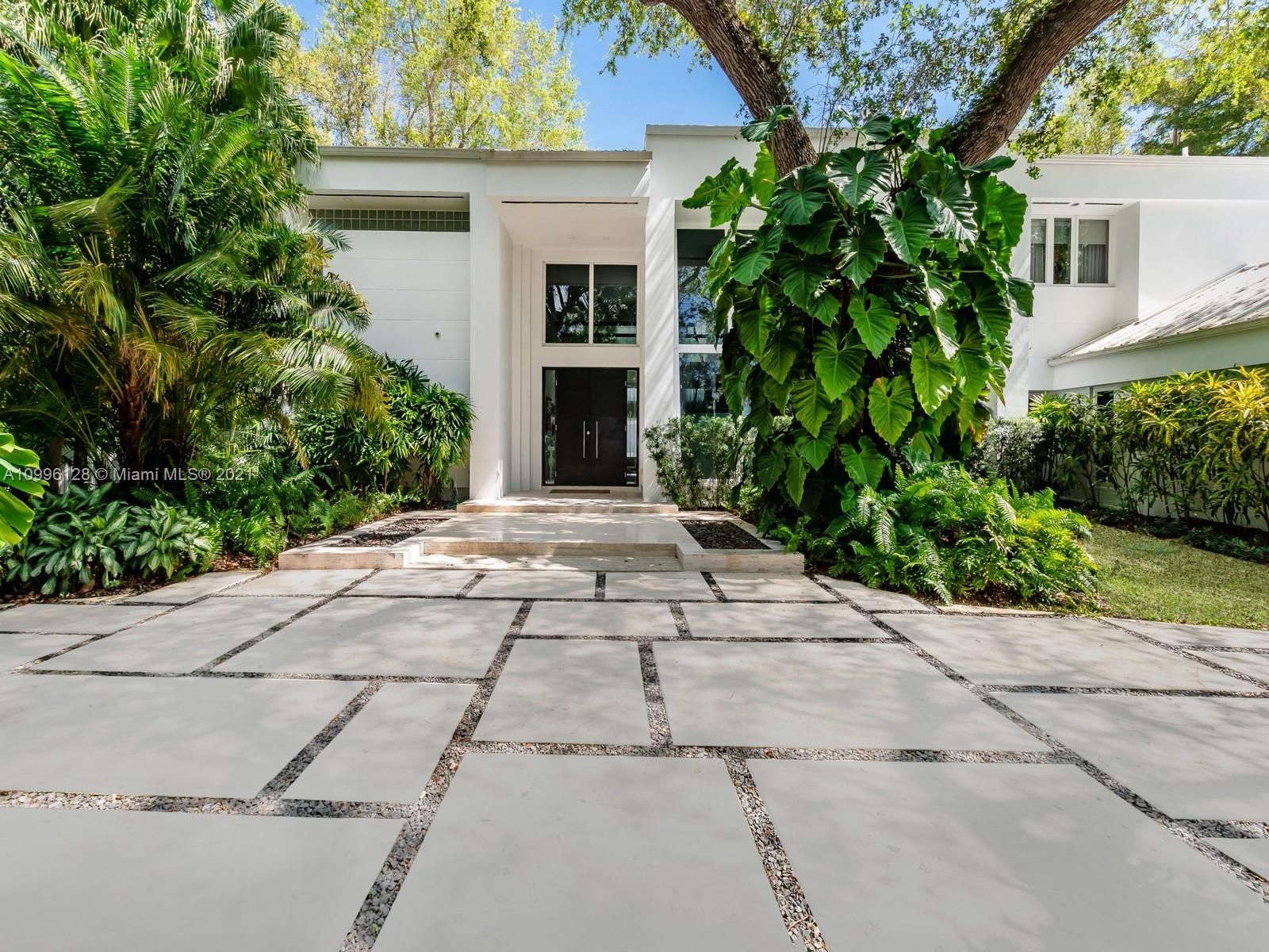 SNAPPER CREEK OAKS - Residential