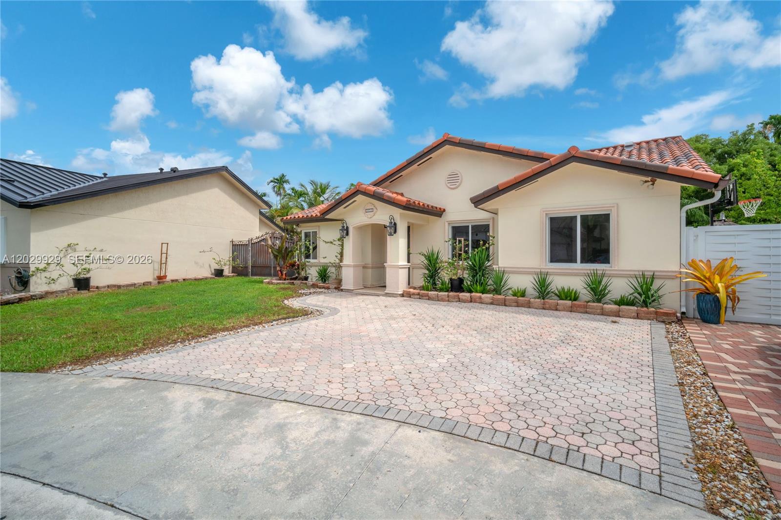 ADRIAN HOMES AT LAGO MAR - Residential Lease