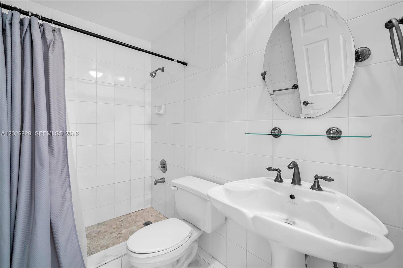 ADRIAN HOMES AT LAGO MAR - Residential Lease