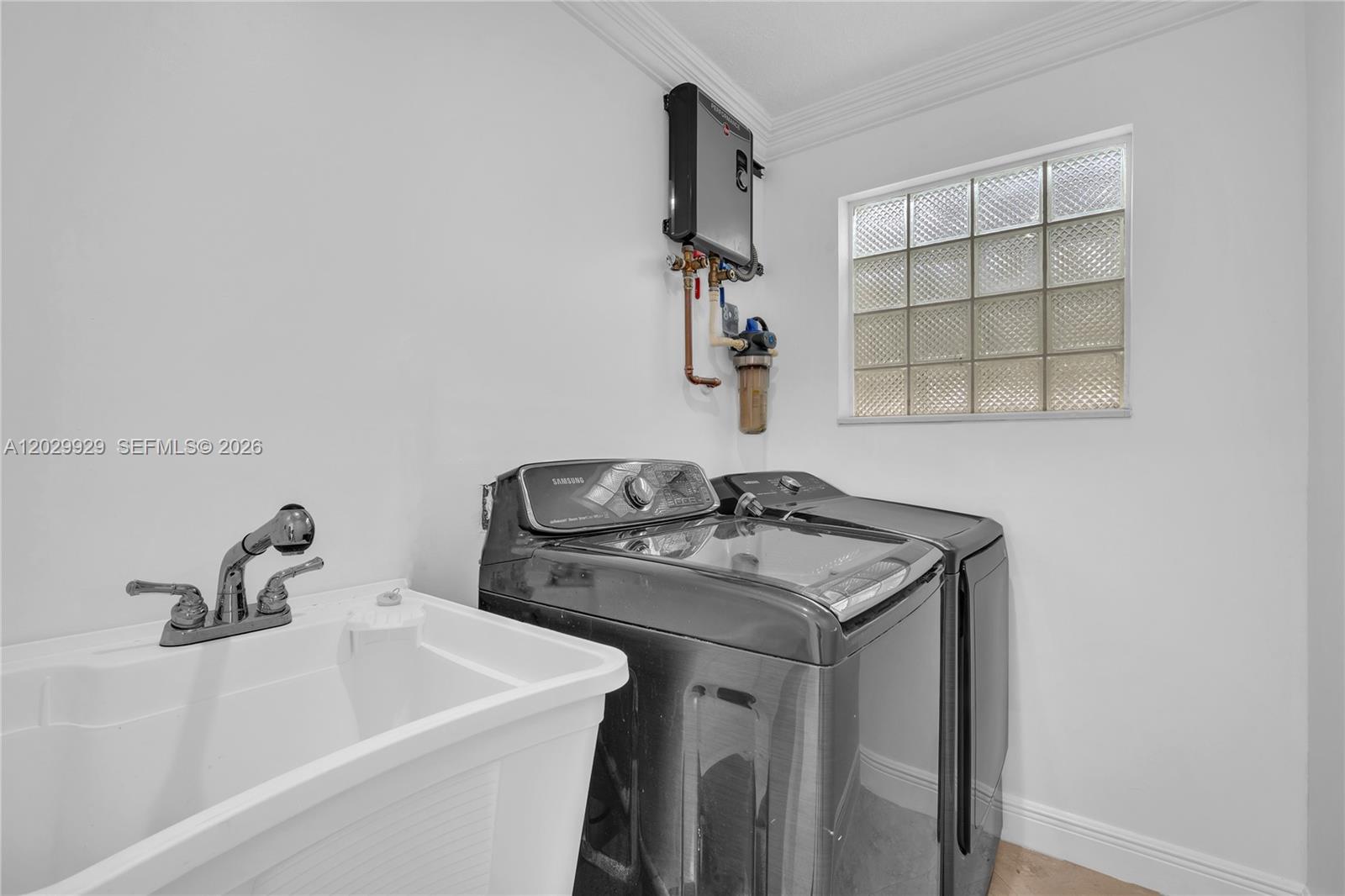 ADRIAN HOMES AT LAGO MAR - Residential Lease