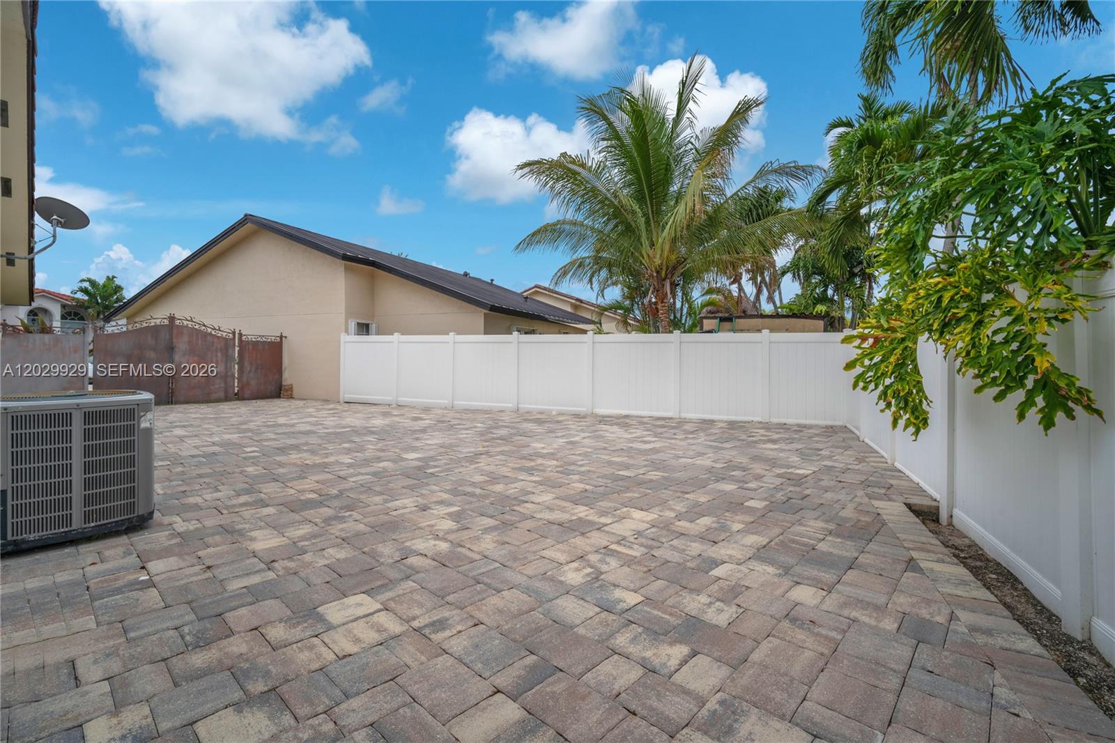 ADRIAN HOMES AT LAGO MAR - Residential Lease