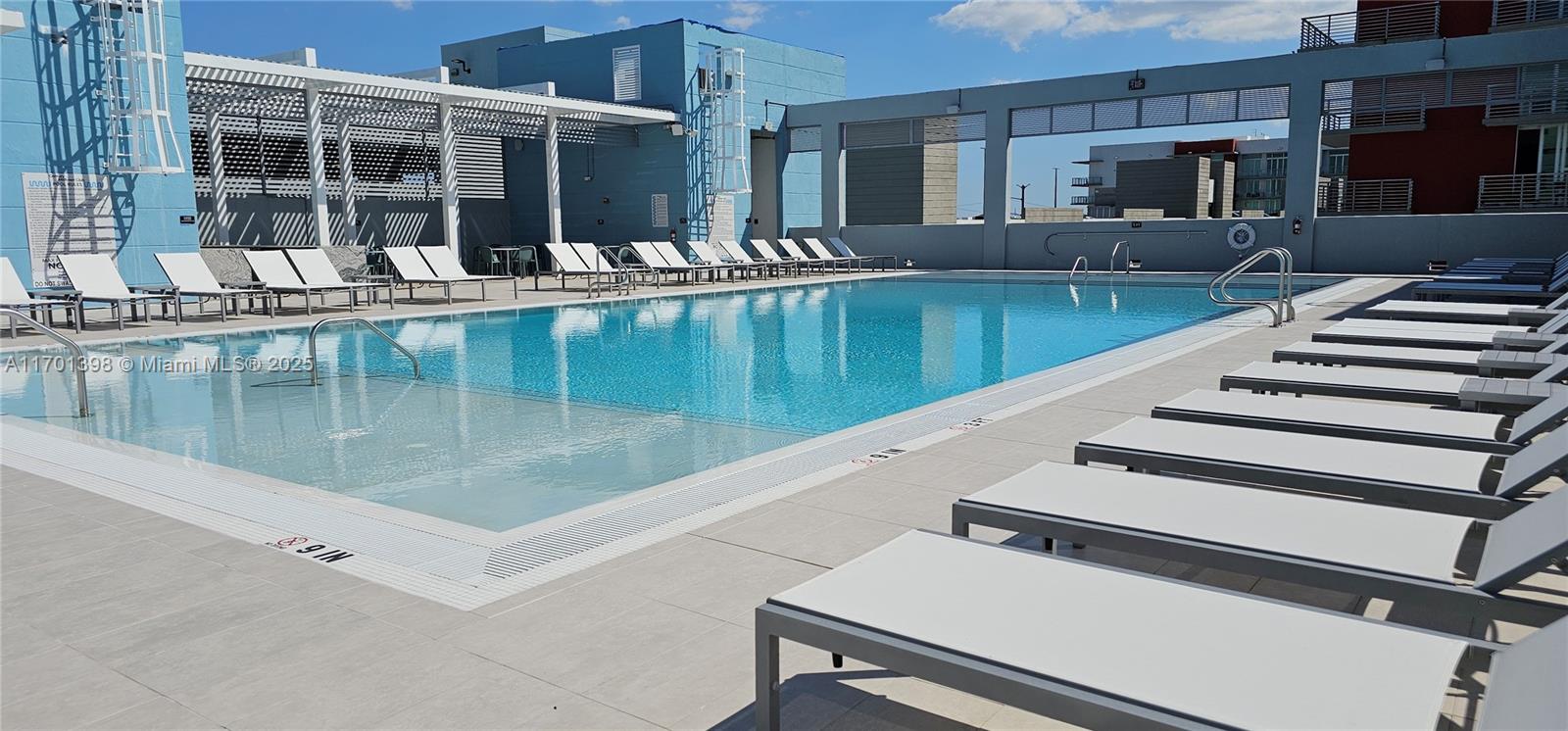 MIDTOWN AT DORAL - Residential