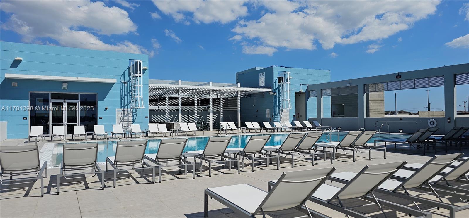 MIDTOWN AT DORAL - Residential