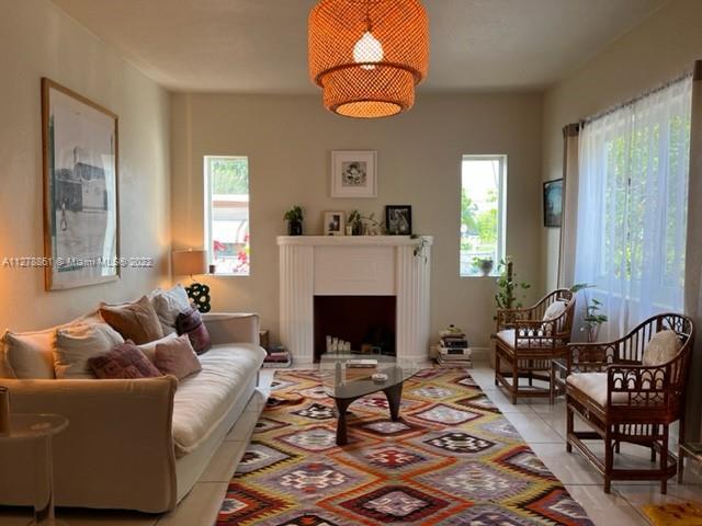 ROYAL PALM GARDENS - Residential