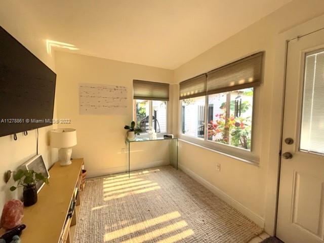 ROYAL PALM GARDENS - Residential
