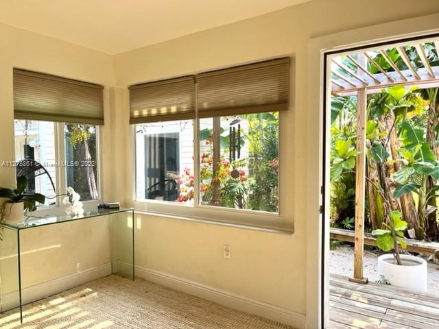 ROYAL PALM GARDENS - Residential