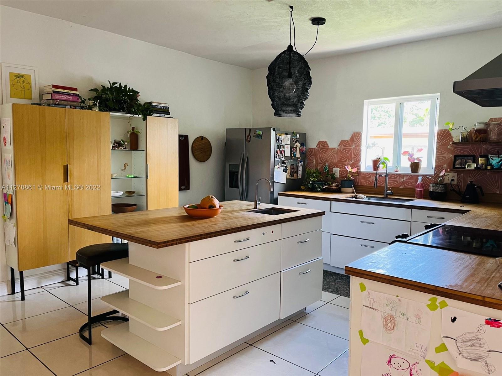 ROYAL PALM GARDENS - Residential