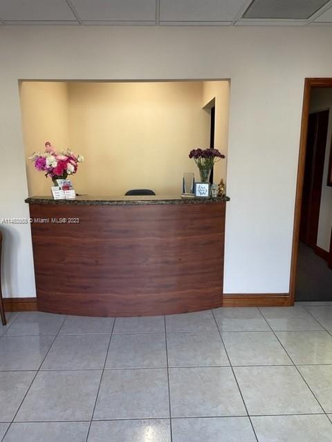 Prime are in Miami Lakes, corner unit , first floor In in prestigious Royal Oak .  ASSOCIATION DOES NOT ALLOW  MEDICAL. Owner will stay in small office (160 S/feet)  at the entrance of the office  that is  why  the reduce rent amount 
Please call owner/agent for more information.