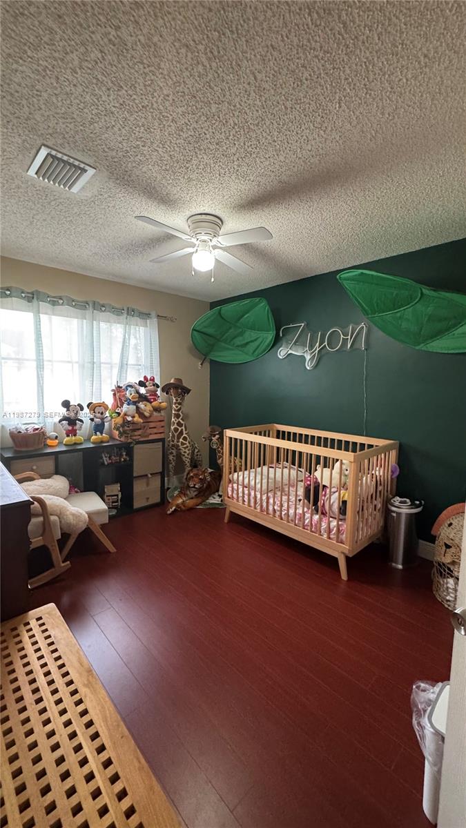 REPLAT OF COUNTRY LAKES - Residential
