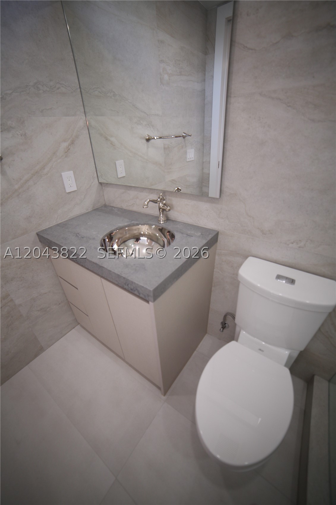 HOLLYWOOD LAKES SECTION - Residential Lease