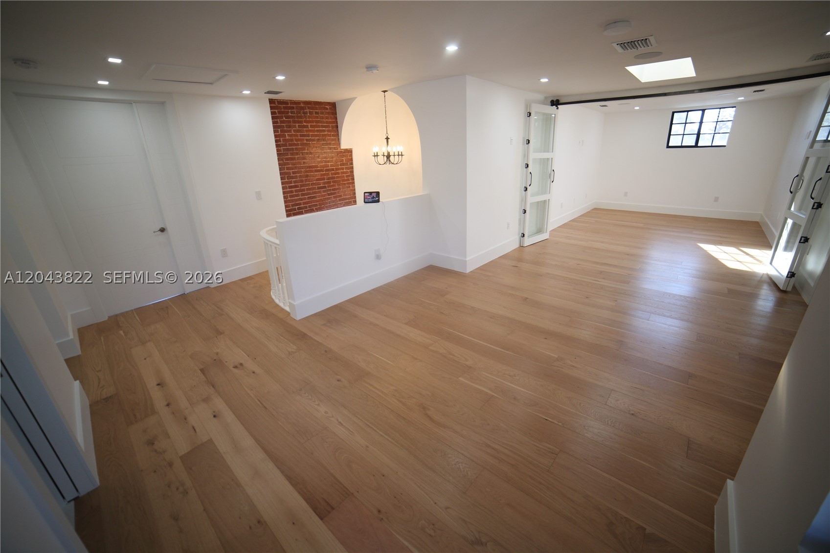 HOLLYWOOD LAKES SECTION - Residential Lease