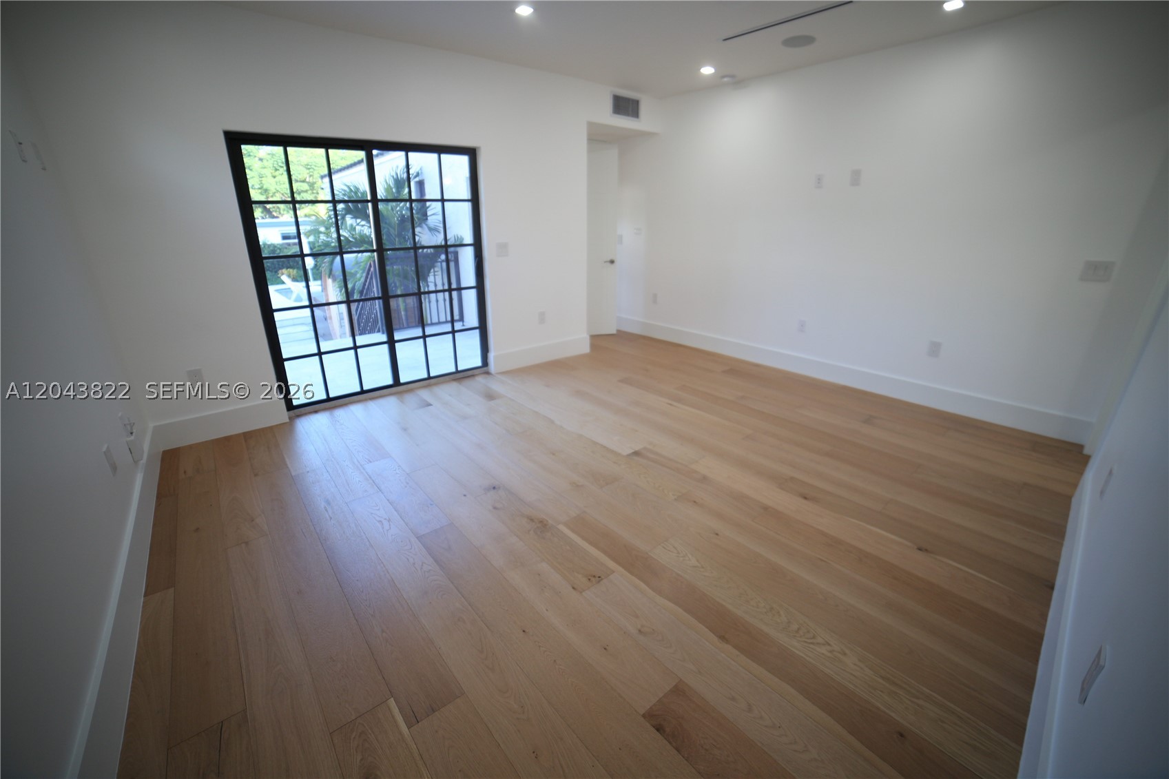 HOLLYWOOD LAKES SECTION - Residential Lease