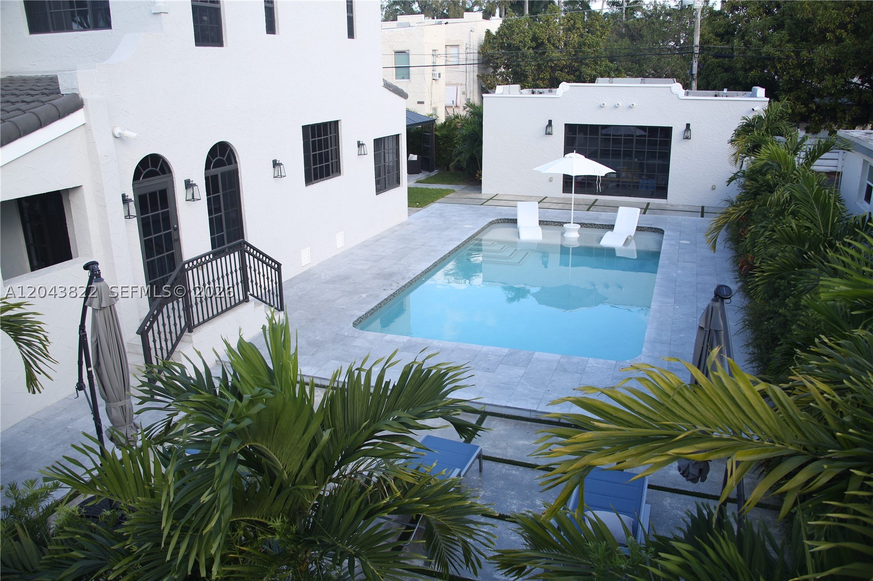 HOLLYWOOD LAKES SECTION - Residential Lease
