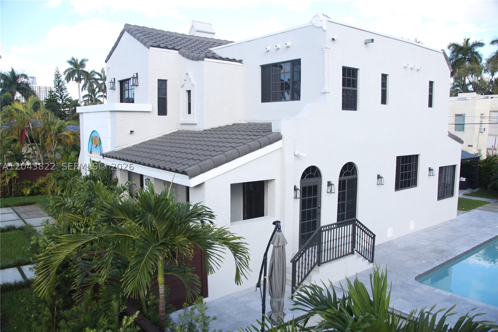 HOLLYWOOD LAKES SECTION - Residential Lease