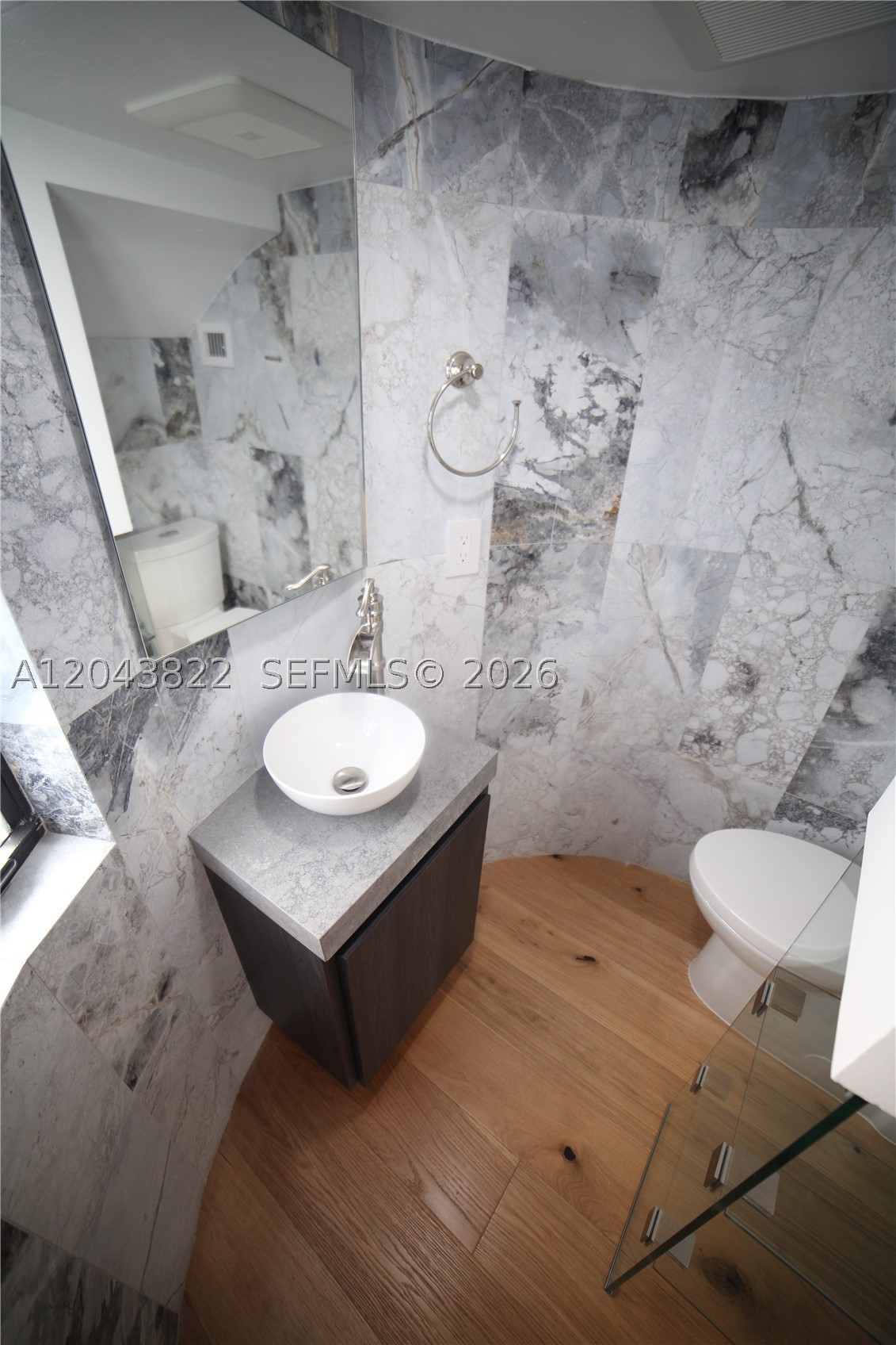 HOLLYWOOD LAKES SECTION - Residential Lease