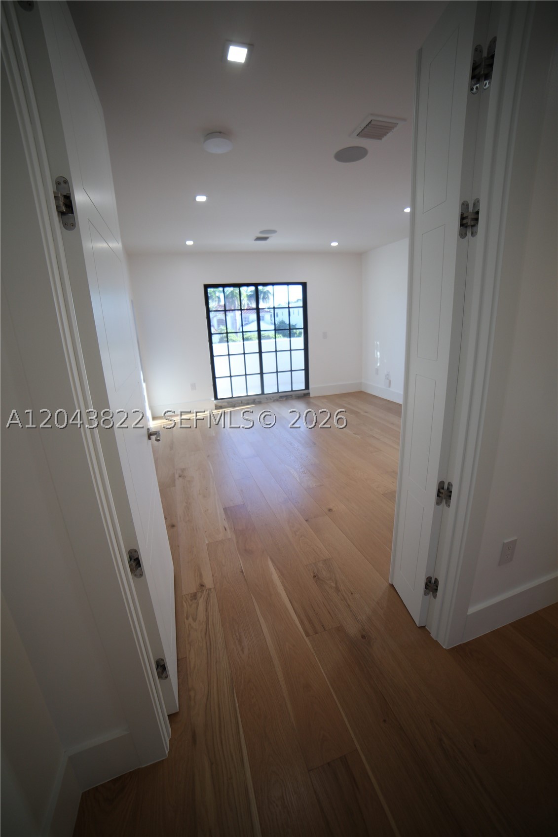 HOLLYWOOD LAKES SECTION - Residential Lease